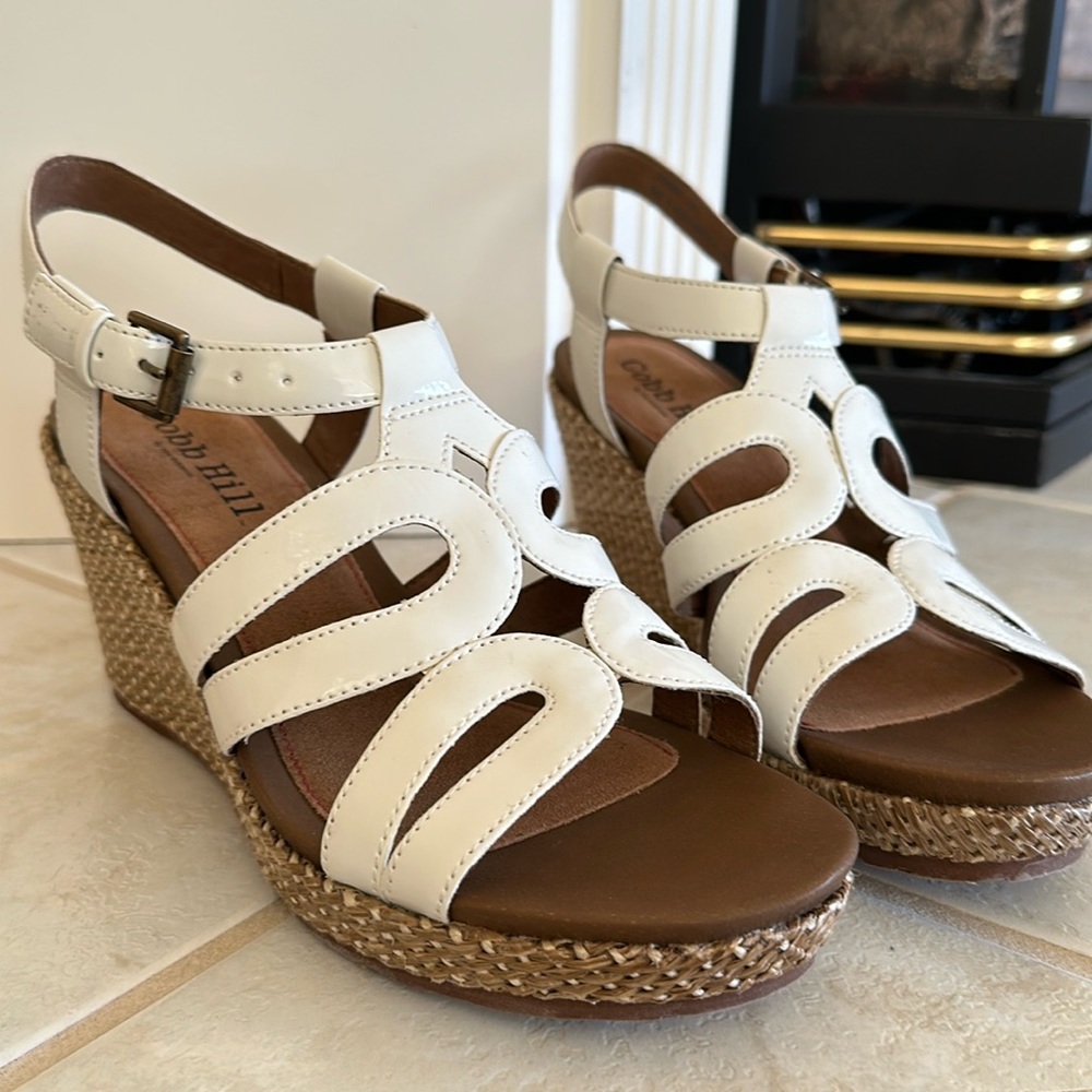 Brand new Cobb hill wedges - white patented